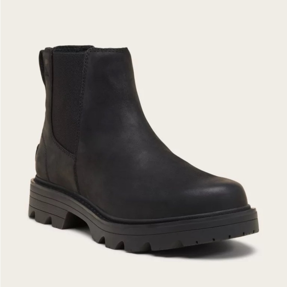 Women’s Sorel Black Chelsea Boots with Rugged Sole Size 7.5.